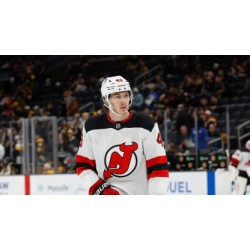 Luke Hughes lämnade matchen mot Calgary Flames skadad